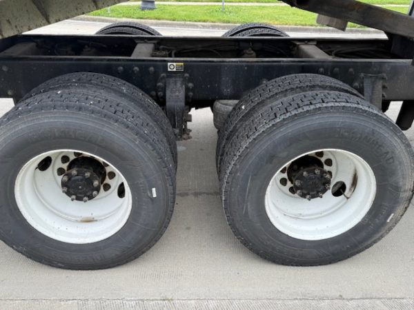 2018 Peterbilt 348 Flatbed Tandem - Image 6