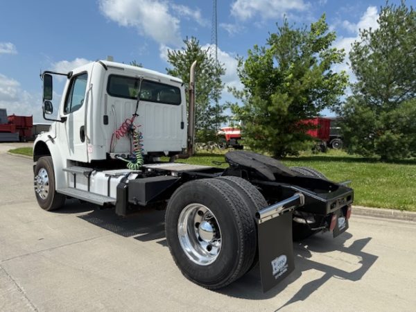 2018 Freightliner M2 - Image 14