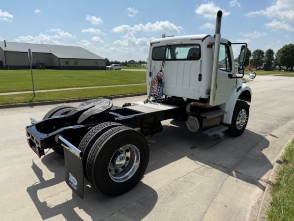 2018 Freightliner M2 - Image 12