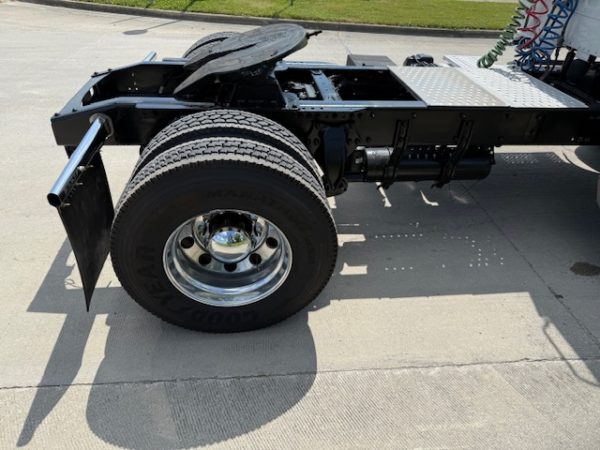 2018 Freightliner M2 - Image 11