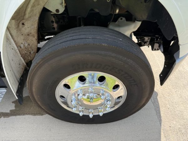 2018 Freightliner M2 - Image 10