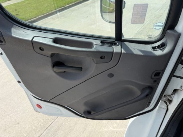 2018 Freightliner M2 - Image 4