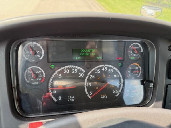 2018 Freightliner M2 - Image 2