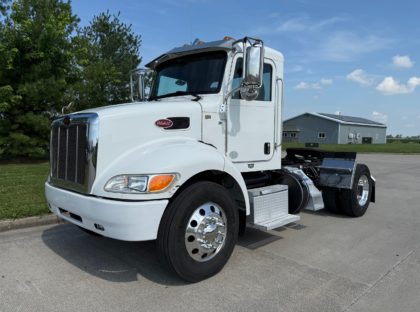 2017 Peterbilt 337