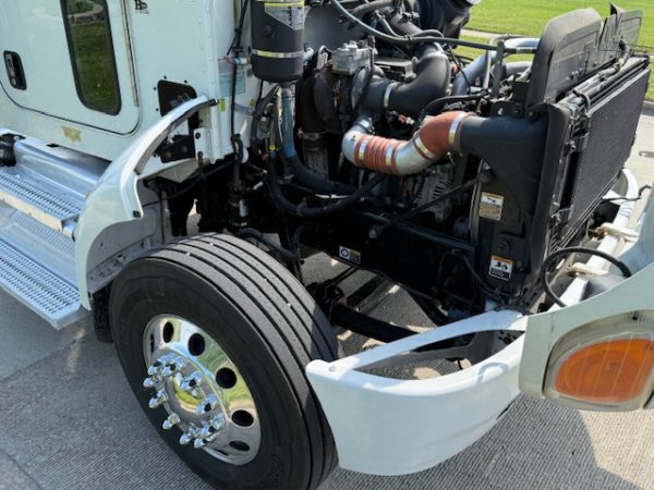 2017 Peterbilt 337 - Image 7