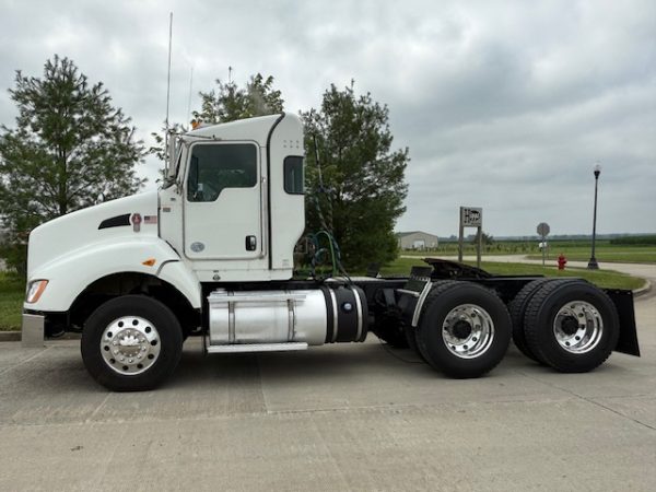 2016 Kenworth T440 - Image 5