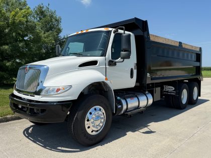 2020 International MV Dump Truck
