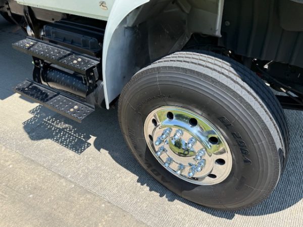 2020 International MV Dump Truck - Image 14