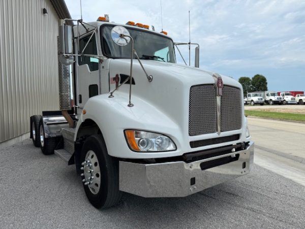 2014 Kenworth T440 - Image 14