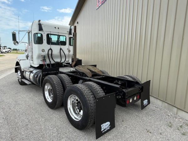 2014 Kenworth T440 - Image 11