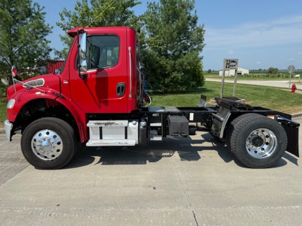 2016 Freightliner M2 - Image 14