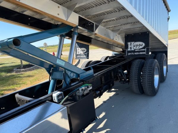 2016 Freightliner M2 Grain Truck - Image 18