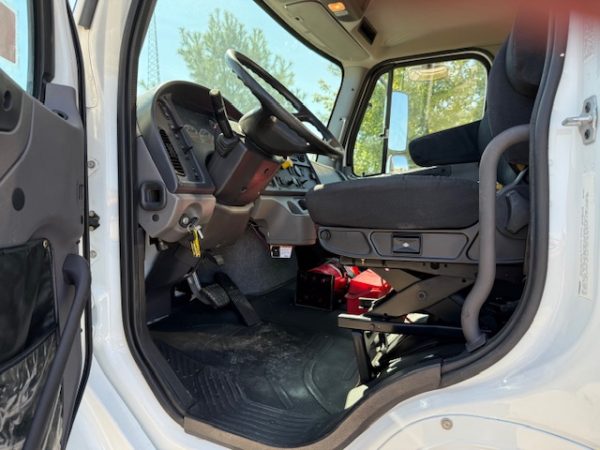 2016 Freightliner M2 Grain Truck - Image 6