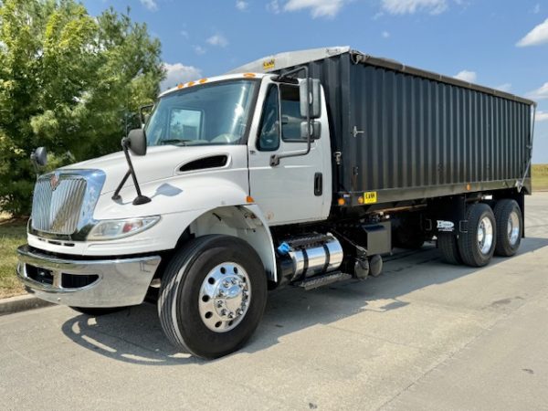 2018 International 4400 Grain Truck