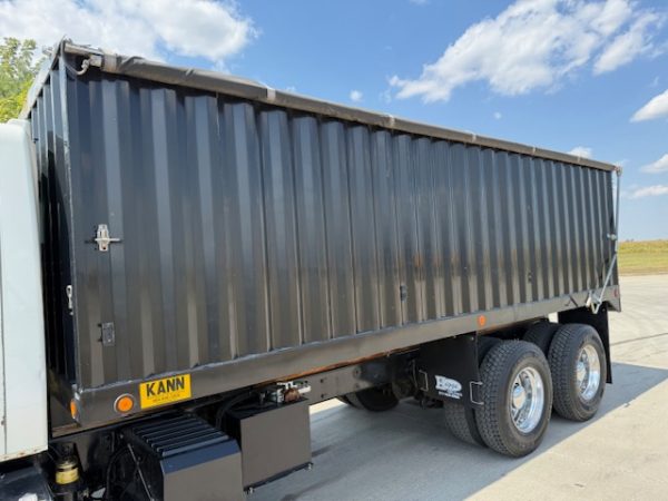 2018 International 4400 Grain Truck - Image 22