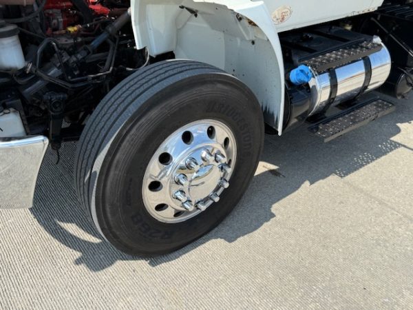 2018 International 4400 Grain Truck - Image 14