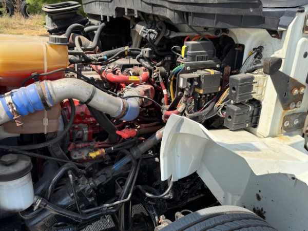 2018 International 4400 Grain Truck - Image 13