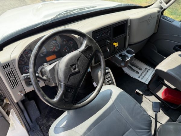 2018 International 4400 Grain Truck - Image 10