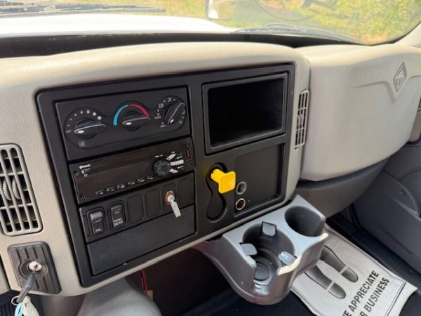 2018 International 4400 Grain Truck - Image 9