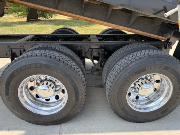 2018 International 4400 Grain Truck - Image 6