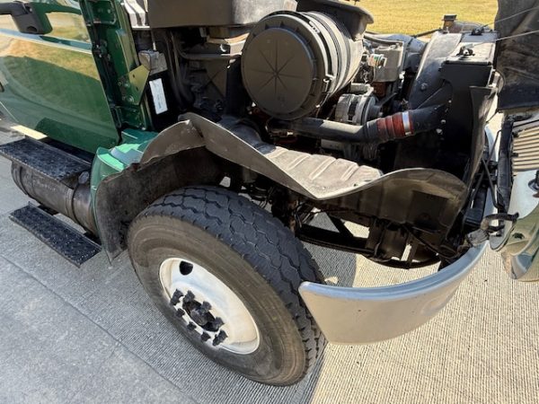 04 International 4400 Automatic Grain Truck - Image 12