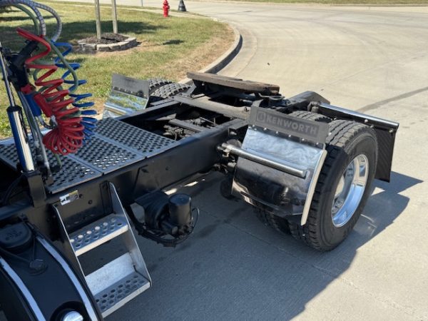 2016 Kenworth T370 - Image 15
