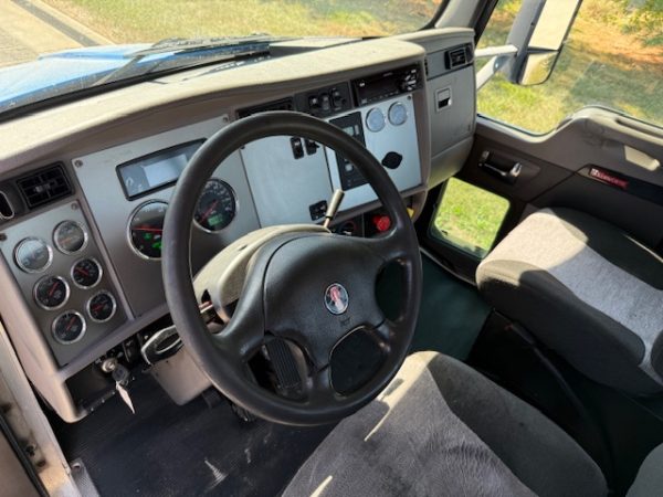 2016 Kenworth T370 - Image 4