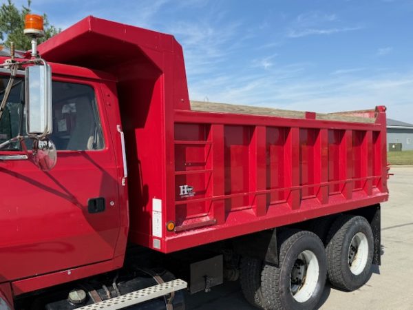 1994 Ford L9000 Tandem Dump Truck - Image 22