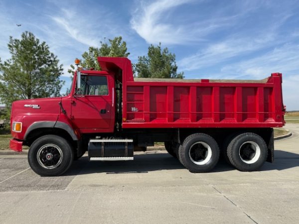 1994 Ford L9000 Tandem Dump Truck - Image 14