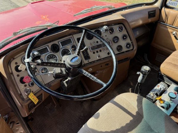 1994 Ford L9000 Tandem Dump Truck - Image 8