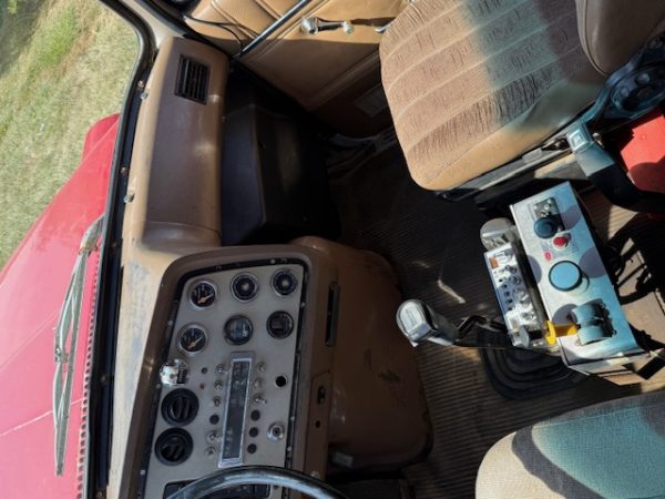 1994 Ford L9000 Tandem Dump Truck - Image 9