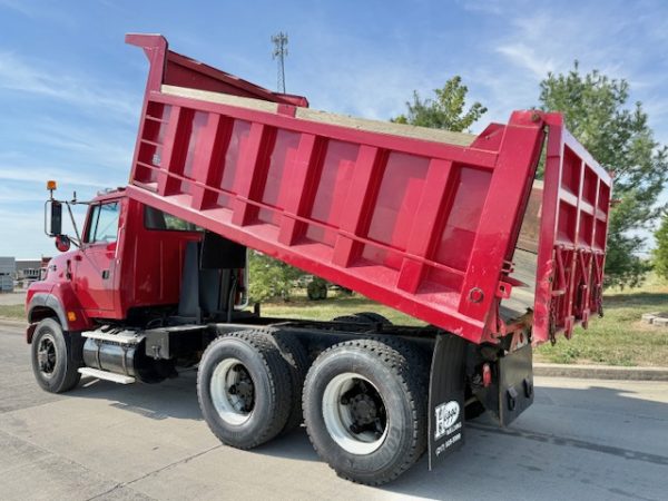 1994 Ford L9000 Tandem Dump Truck - Image 5
