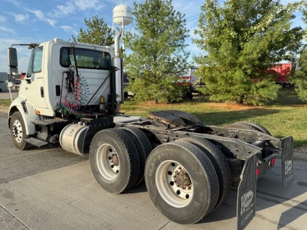 2005 International 8600 - Image 16