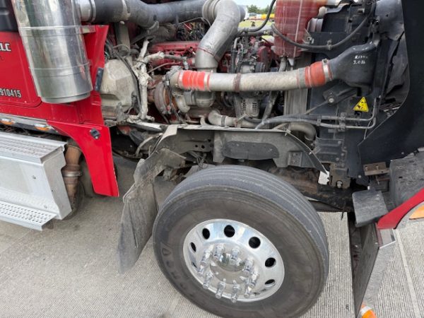 2015 International 9900 Daycab - Image 8