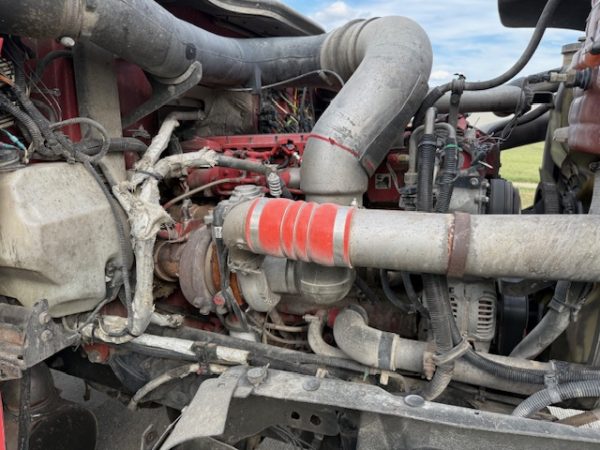 2015 International 9900 Daycab - Image 7