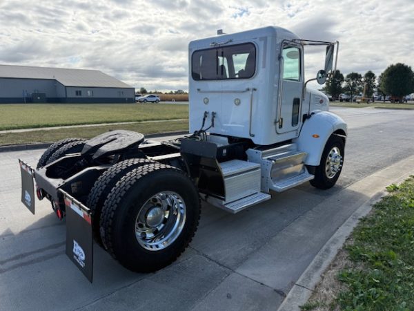 2014 Peterbilt 337 - Image 3