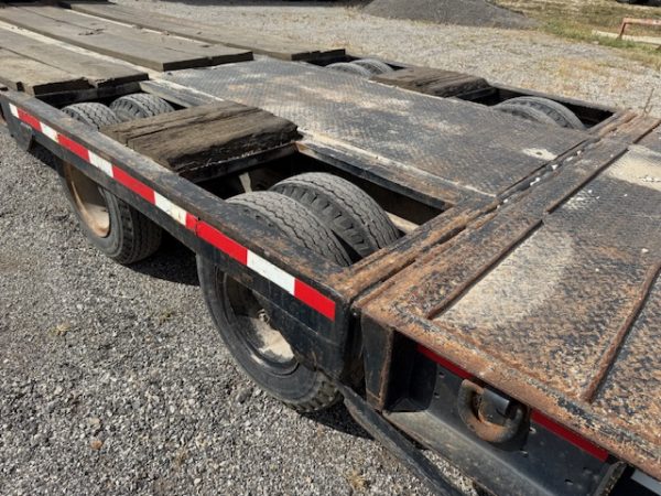 Hydraulic Tail Equipment Trailer - Image 17