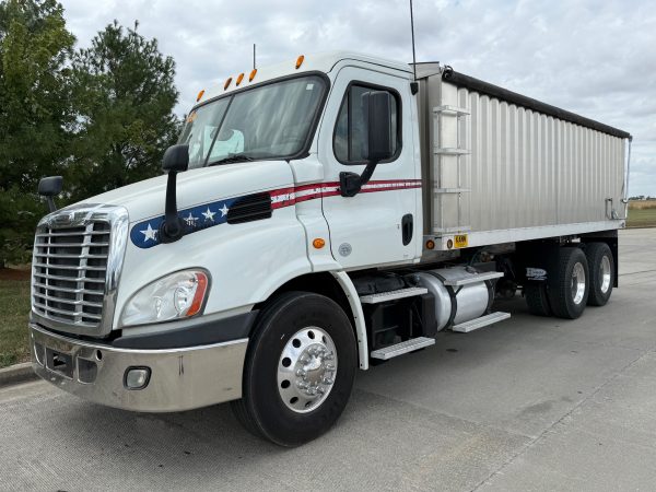 Freightliner Cascadia Grain Truck