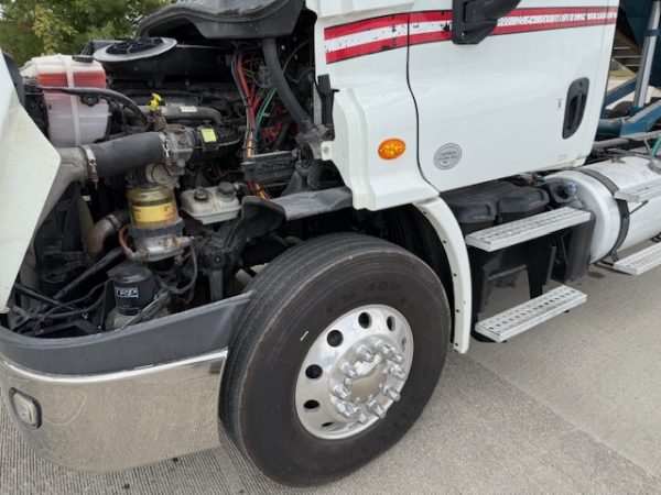Freightliner Cascadia Grain Truck - Image 4