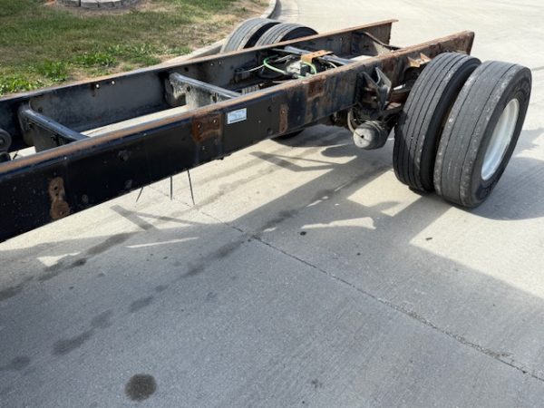 International 4400 Cab & Chassis - Image 11