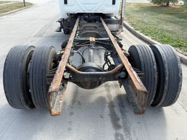 International 4400 Cab & Chassis - Image 10