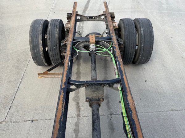 International 4400 Cab & Chassis - Image 2