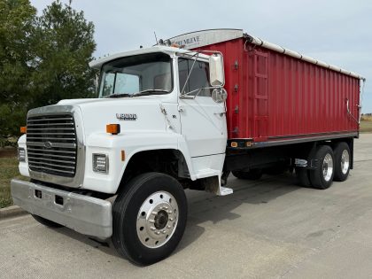 Ford L8000 Tandem Grain Truck