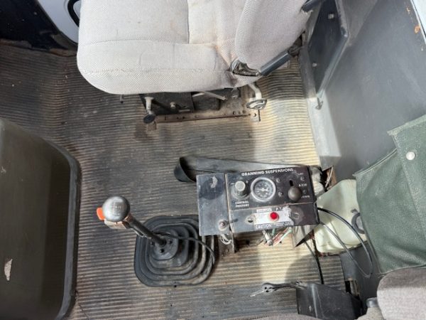 Ford L8000 Tandem Grain Truck - Image 13