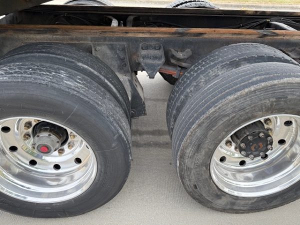Ford L8000 Tandem Grain Truck - Image 8