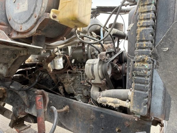 Ford L8000 Tandem Grain Truck - Image 3