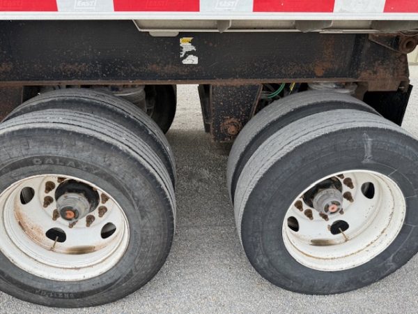 2009 EAST 24' Dump Trailer - Image 16