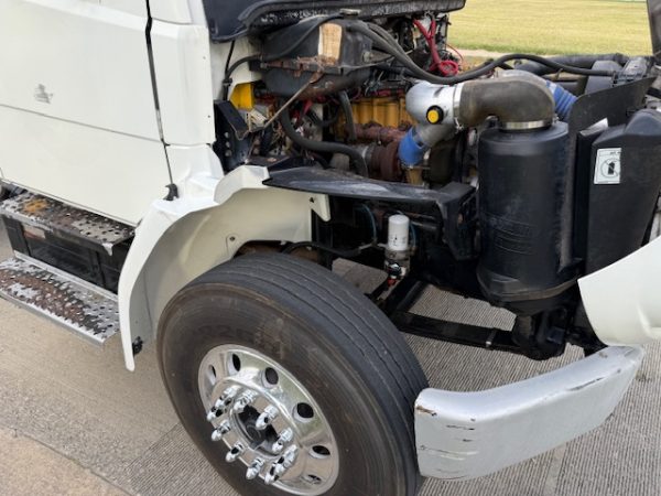 2003 Freightliner FL80 - Image 6