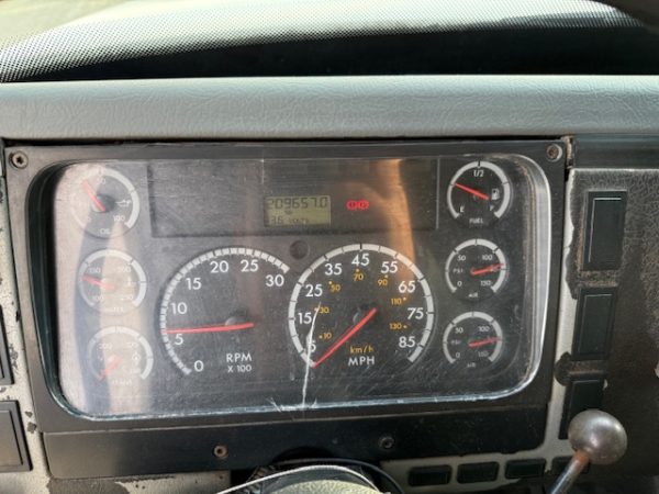 2003 Freightliner FL80 - Image 3
