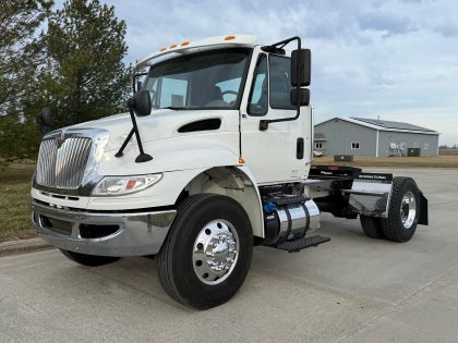 2018 International 4300 Single Axle Semi